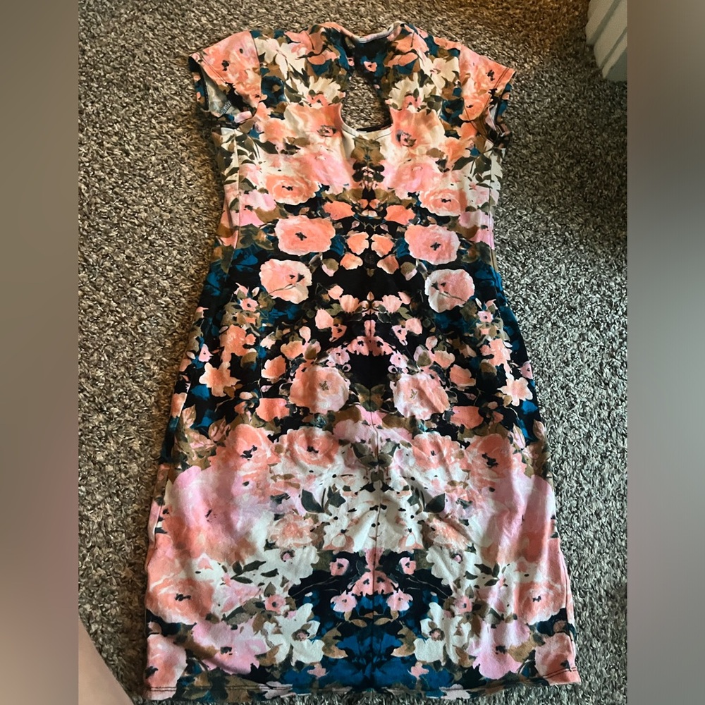 Summer keyhole back dress